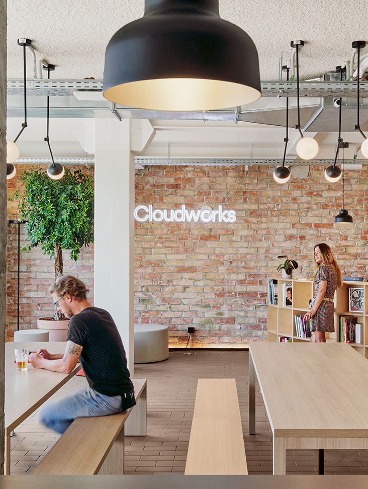 Cloudworks Workplaces Spain: Premium Office Lighting Design